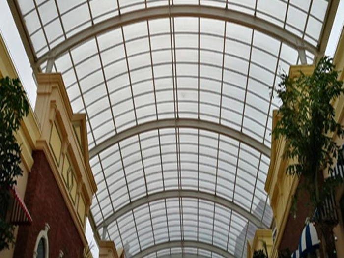 山南屋面网架顶棚吊装方案